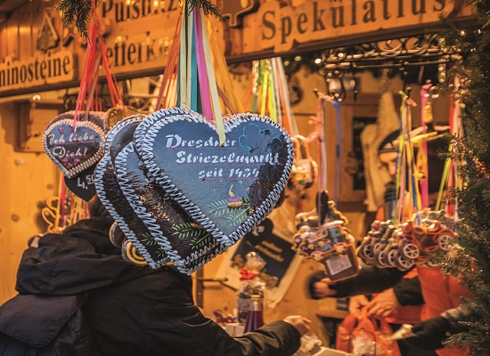 Dresdner Striezelmarkt © pureshot - stock.adobe